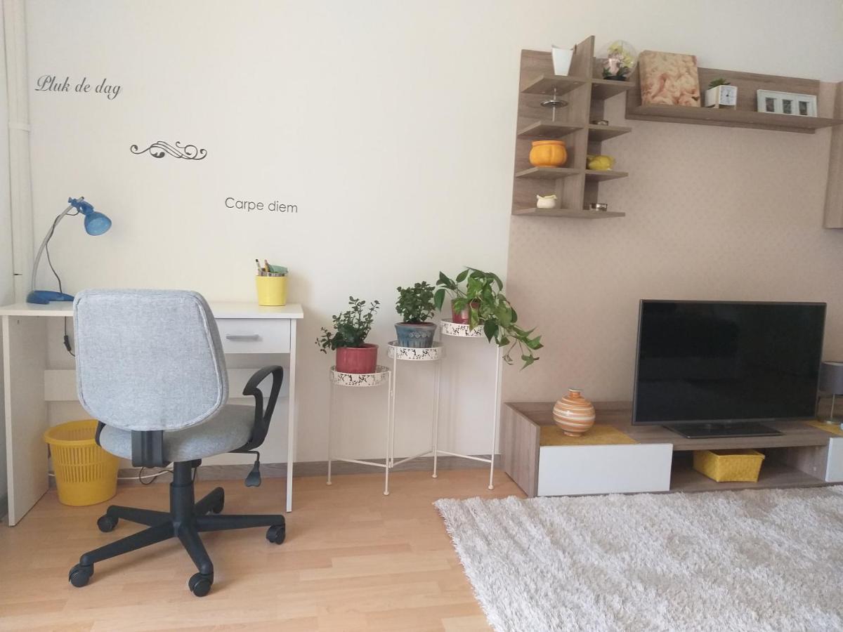 Simon Apartman Tiszafüred Exteriör bild