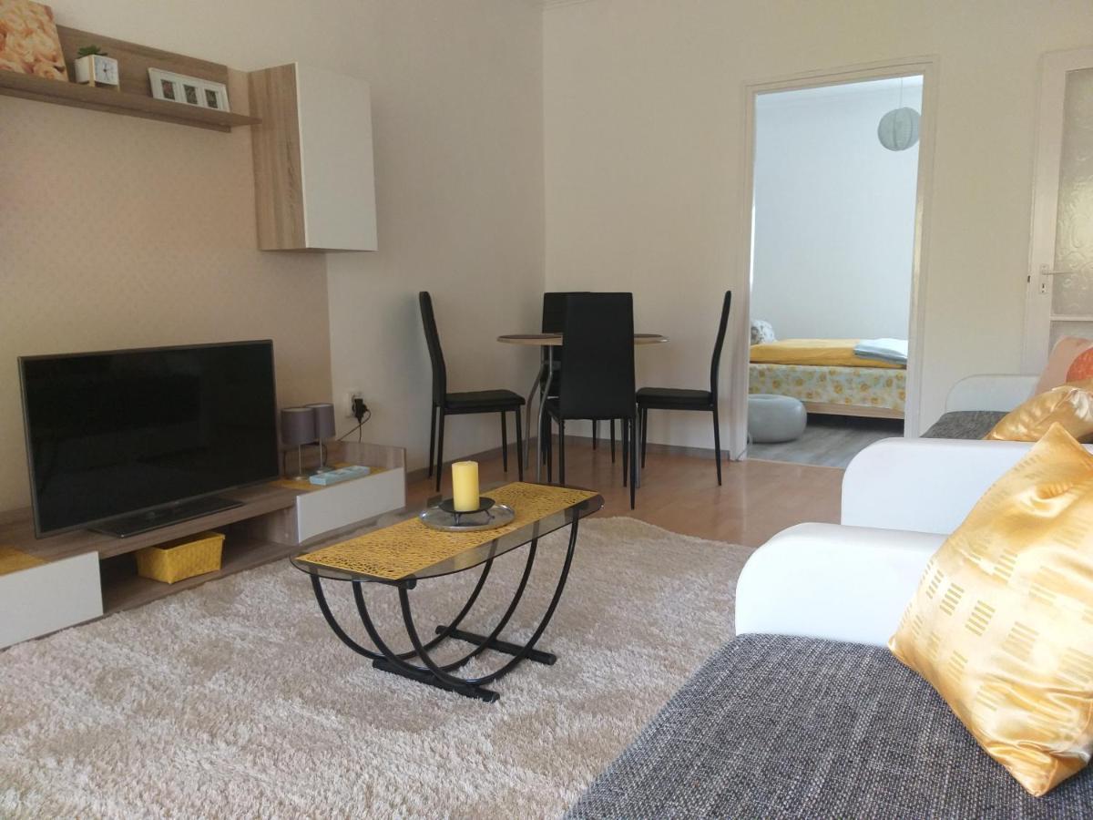 Simon Apartman Tiszafüred Exteriör bild